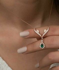 Simple Necklace Designs, Custom Birthstone Ring, Wedding Rings Art, Bridal Diamond Necklace, Diamond Pendants Designs, Art Jewelry Design, Fancy Necklace