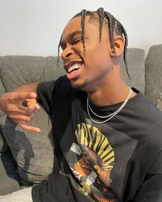 Shai Braids, Shai Gilgeous Alexander Braids, Shai Hair, Shai Gilgeous Alexander, Natural Hair Men, Black Men Haircuts, Braids Styles, Great Haircuts, Black Men Hairstyles