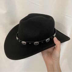 Brand New No Brand Adjustable Strap Inside; Hat Circumference: 57-59cm Also Have 52cm For Small Headed / Kid In My Shop Casual Black Felt Cap, Casual Black Fedora For Festivals, Black Felt Cap For Country Events, Black Felt Hat For The Beach, Black Adjustable Felt Cap, Trendy Black Hat For Country Events, Casual Black Felt Hat For Rodeo, Casual Black Hat Band For Festivals, Western Black Hat, One Size Fits Most