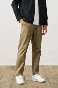 Améliorez votre garde-robe avec notre pantalon chino classique. Fabriqué à partir d'un mélange de coton et d'élasthanne, ce pantalon offre à la fois confort et style pour toutes les occasions.

Matière : coton 97%, spandex 3%.
Style : décontracté, décontracté élégant, élégant : Décontracté/Smart Casual/Elégant


Avantages : Confortable Casual Slim Fit Wide Leg Pants, Casual Wide Leg Slim Fit Pants, Casual Fitted Straight Work Pants, Slim Fit Casual Dress Trousers, Slim Fit Casual Dress Pants, Slim Fit Straight Chinos For Business Casual, Casual Cotton Cargo Pants With Five Pockets, Casual Slim Fit Ankle-length Bottoms, Slim Fit Cotton Bottoms For Business Casual