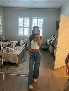 Mirror Pic Girly, Casual Happy Hour Outfit Summer, Stockholm Outfits Summer, What To Wear To Boyfriends House Outfit, Freshman High School Outfits Aesthetic, That Girl Fits, That Girl Clothes, Mall Outfit Ideas Summer, Summer Outfits Inspo 2024