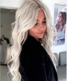 Ariana Grande 2023, Top Hair Styles, Ads Banner Design, Long Hair Ideas, Perfect Blonde Hair, Hairstyle For Long Hair, Shoes Png, Bright Blonde Hair, Summer Blonde Hair