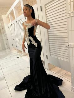 Black Custom Prom Dress, Black Prom Looks, Black Prom Dresses Black Women, Black And Silver Prom Dress, Prom 2k24, Pretty Homecoming Dresses, Silver Prom Dress, Prom Inspiration, Prom Inspo