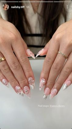 Pink Japanese Nail Art, Asian Inspired Nail Art, Coquette Almond Nails, Cute Asian Nails, Douyin Nails Almond, Nails Acrylic Tips, Chinese Nails Designs, White Nail Inspo, Bow Trend