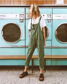 Tuinbroek Vestiti In Jeans, Mode Hippie, Estilo Hippie, Look Retro, Mode Boho, Mode Inspo, Urban Wear, Hippie Outfits, Pusheen