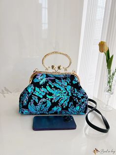 Bird in Bag - Exquisite Glitter-Embellished Designer Clutch with Detachable Shoulder Strap - Ideal for Elegant Evening Affairs Green Sequined Party Bag, Designer Clutch, Chain Bag, Bird In Bag, Square Bag, Chain Bags, Formal Event, All Over Print, Evening Bags