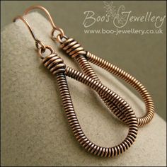 Long teardrop coiled loop earrings in antiqued copper Wire Jewelry Earrings, Wire Jewelery, Wrapped Earrings, Loop Earrings