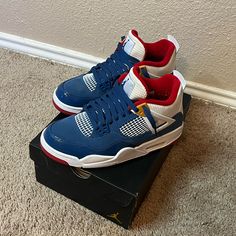 Excellent Condition Casual Blue Air Jordan 4 With Air Max Cushioning, Blue Air Jordan 4 With Branded Insole For Sports, Blue Air Jordan 4 Sports Shoes With Branded Insole, Blue Jordan Shoes With Air Max Cushioning, Blue High-top Air Jordan 4 With Boost Midsole, Blue Low-top Jordan Shoes With Air Max Cushioning, Blue Air Jordan 4 Sporty Shoes For Sports, Air Jordan 4 Low-top White Sole Synthetic, Blue High-top Air Jordan 4