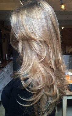 Rambut Brunette, Vacation Hairstyles, Hairstyles For Layered Hair, Blonde Hair Inspiration, Blowout Hair, Hair Stylies, Hair Inspo Color, Long Hair Cuts, Hairstyles Haircuts