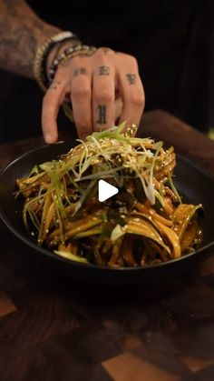 Chef Khristianne U on Instagram: "Cucumber Noodle Salad w/ Peanut Gochujang sauce 🥒🥜 Full Recipe Below in caption. 

2 Cucumbers 
2 tbsps smooth peanut butter (sub for tahini)
1 tbsp gochujang paste
1 tsp. Minced garlic
1 tsp chili garlic crisp 
1 1/2 tsp soy sauce
1 tbsp. honey
1 Tbsp rice vinegar
2-3 tbsps hot water 
1 Tbsp toasted sesame oil
4 green onion green, thinly sliced 
1 tsp toasted sesame seeds

	1.	���In your serving bowl, combine peanut butter, gochujang, soy sauce, sugar, hot water, chili garlic crisp, garlic and rice vinegar. Set aside. 
	2.	��Make the cucumber by using a Julienne peeler or a vegetable spiral slicer. Add the Cucumber to the peanut dressing  and add sesame oil, stir to coat the noodles and top with green onion and toasted sesame seeds. Devour!

#cucumber # Spiraled Cucumber Salad, Cucumber Noodle Salad, Gochujang Paste, Healthy Noodles, Peanut Salad, Toasted Sesame Oil, Smooth Peanut Butter, Julienne Peeler