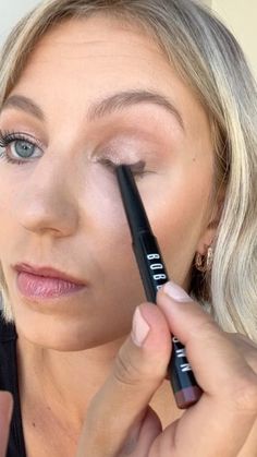 How To Use Eyeshadow Stick, Eye Shadow Stick Tutorial, Eyeshadow Stick Looks, Eyeshadow Stick Tutorial, Bobbi Brown Eyeshadow Stick Tutorial, Saint Eyeshadow For Brown Eyes, Stick Eyeshadow, Blending Eyeshadow Brush, How To Use Eyeshadow