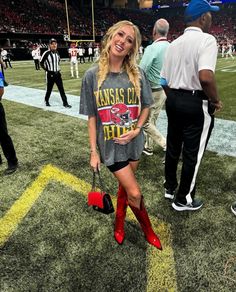 Brittany Mahomes, Patrick Mahomes, Football Tees, Sunday Night, Sporty Outfits, Football, Sports, Instagram