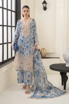 Maria B DW-EF24-108 Casual Wear Prets Online Shopping is Original Ladies Clothing Brand, and provides both Styles shalwar kameez suits and kurtis. Kameez Design, Kameez Designs, Kurta Designs Women, Pakistani Dress, Ladies Clothing, Pakistani Dress Design, Shalwar Kameez