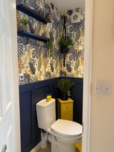 downstairs loo Bathroom Ideas Mediterranean, Cloakroom Toilet Downstairs Loo, Pool Bathroom Ideas, Frenchic Paint Colours, Small Bathroom Styles, Bathroom Layout Ideas, Small Downstairs Toilet, Half Bathroom Decor, Frenchic Paint