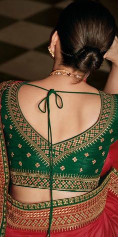 simple pattu blouse designs Elevate your silk saree look with our curated range of blouse designs, showcasing intricate patterns and exquisite craftsmanship for a truly mesmerizing appeal. Silk Saree Blouse Designs Patterns, Cotton Saree Blouse Designs, Saree Designer