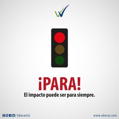 an image of a traffic light with spanish words