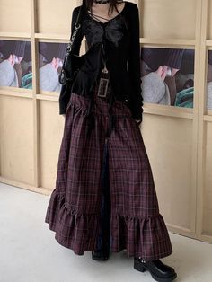 SPECIFICATIONSBrand Name: QiukichonsonMaterial: PolyesterStyle: gothicElasticity: Non StrechOrigin: Mainland ChinaCN: GuangdongSeason: All seasonFabric Type: BroadclothWaistline: DroppedPattern Type: PlaidFit Type: LOOSESilhouette: A-LINEDresses Length: Mid-CalfAge: JUNIORDecoration: RUFFLESPlace Of Origin: China (Mainland)is_customized: NoModel Number: 2023.12.15Gender: WOMEN size length(cm) waist(cm) hip(cm) S 93 68 94 M 97 72 98 Winter Cotton Plaid Skirt, Winter Plaid Cotton Skirt, Alternative Fashion Skirt For Fall, High-waist Grunge Skirt For Fall, High Waist Grunge Skirt For Fall, Black Grunge Skirt For Winter, Punk Style Cotton Skirt For Fall, Black Harajuku Style Winter Skirt, Gothic Skirt For Winter