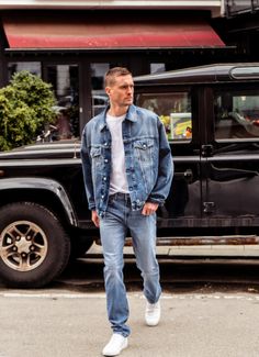 Meet BEN: Your go-to denim for timeless style and unbeatable comfort. With its straight leg, BEN features a classic silhouette with extra roominess in the thigh. Elevate your denim wardrobe with BEN. Dream Jeans, Straight Fit Pants, Fit Mom, Classic Silhouette, Straight Cut