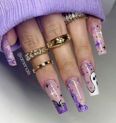 Pre Halloween Nails, Purple Glitter Halloween Nails, Spooky Purple Nails, Nail Ideas Purple Lavender, Black And Lilac Nails, Lilac And Black Nails, Purple Nails Halloween, White Purple Nails