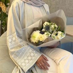 Abaya With Belt, Khaleeji Abaya, New Hijab, Elegant Cardigan, Embroidery Kimono, Abaya Kimono, Open Abaya, Fashion Embroidery, Mode Abaya