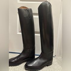 Brand New Ariat Slim Calf Riding Boots Size 9 Classic Winter Riding Boots, Leather Sole Round Toe Boots For Shows, Black Leather Boots For Shows, Classic Black Boots For Shows, Classic Round Toe Boots For Shows, Ariat Booties, Slim Calves, Ariat Cowboy Boots, Paddock Boots