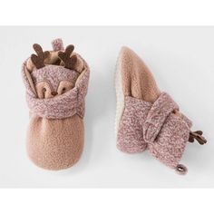 Cat & Jack Baby Reindeer Bootie Slippers Brown Size 6-9m Add Sweet Flair To Their Everyday Outfits With This Baby Reindeer Bootie Slippers From Cat And Jack In Cream. Designed To Look Like A Bootie, These Bootie Slippers Are A Must-Have. The Soft Fabric And Closed Toe Design Provides Comfy All-Day Wear. They Can Pair Them With A Variety Of Outfits For A Fun Whimsical Look. Have Your Little One Looking Super Cute And Feeling Even Cozier In These Soft Slippers. Size: 6-9m. Gender: Unisex. Age Grou Winter Playtime Booties With Soft Sole, Cute Winter Booties For Playtime, Pink Glitter Shoes, Toddler Winter Boots, Slippers Brown, Bootie Slippers, Unicorn Slippers, Shark Slippers, Baby Reindeer