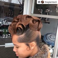 Best.Hairstylists.and.Barbers on Instagram: “Grosse Pointe Park, MI Stylist @theglamtech #HairCrush” Grosse Pointe, Bridal Hair Buns, High Bun, Natural Hair Updo, Hair Ponytail Styles