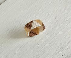 Miyuki Ring, Ring Pattern, Brown Rings, Beaded Ring, Miyuki Beads, Colorful Bracelets, Beaded Rings, White Ring, Neon Pink