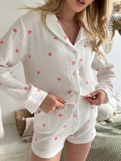 Casual Cotton Sleepwear For Sleepovers, Cute Spring Sleepwear For Lounging, Cute Cotton Lounging Sets, Cute Long Sleeve Summer Sleepwear, Cute Long Sleeve Sleepwear For Summer, Comfortable Long Sleeve Sleepover Sets, Cute Long Sleeve Lounging Set, Cute Long Sleeve Loungewear Sets, White Cotton Long Sleeve Sleepwear