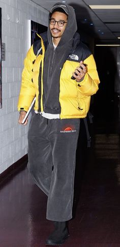 Jordan Poole Fits, Jordan Poole Outfit, Jordan Poole Wallpaper, Jalen Williams, Jordans Outfits, Athleisure Streetwear, Young Mens Fashion, Cozy Outfits