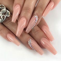 Unhas decoradas: novas cores, desenhos e técnicas (400 fotos) Ongles Beiges, Ballerina Nails Designs, Sculptured Nails, Nude Nail Designs, Beige Nails, Nails Design With Rhinestones, Shiny Nails, Ballerina Nails, Bling Acrylic Nails