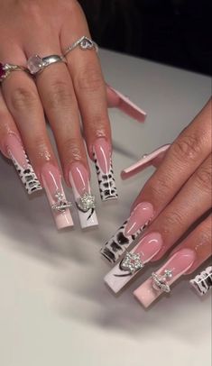 Extra Acrylic Nails, Extra Baddie Nails, Acrylic Nails Long, Nail Goals, Punk Nails, Baddie Nails, Ombre Acrylic Nails, Pink Gel