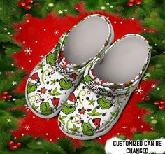 Grinch Shoes, Christmas Snowflakes Pattern, The Grinch Christmas, Crocband Clog, Crocs Clog, Crocs Clogs, Clog Shoes, Crocs Classic Clogs, Wooden Shoes