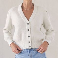 A Brand New Ayr Off-White Cardigan In A Size Small. It's Super Cute And Comfortable (Lightweight Organic Cotton!) But Unfortunately The Sleeves Are A Bit Too Long For Me, Who Has Short Arms. It's Perfectly Cozy For Fall And Winter (And Looks More Slouchy/Oversized If You're Petite And Like That More Casual Look), I Highly Recommend The Style To Add To Your Wardrobe! Short Arms, Sweater Brands, White Cardigan, Too Long, Fall And Winter, Casual Looks, Sweaters & Cardigans, Sweaters For Women, Super Cute