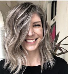 Ash Brown With Gray Highlights, Blonde Balayage Money Piece, Blonde Balayage With Money Piece, Balayage Money Piece, Balayage With Money Piece, In Style Hair, Hair Lowlights, Grey Blending, Grey Blonde Hair