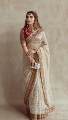 Saree Wearing Styles, Sari Design, Indian Bride Outfits, Fashionable Saree Blouse Designs, Fancy Sarees Party Wear, Indian Saree Blouses Designs, Chique Outfits, Saree Designs Party Wear, Salwar Kamiz