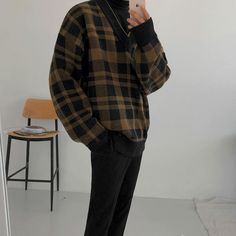 Oversized V-neck Polo Sweater For Fall, Oversized V-neck Polo Sweater Casual, Stray Kids Fashion, Outfit Minimalist, 150 Lbs, Oversize Casual, Dark Jeans, Brown Plaid, Comfortable Tops