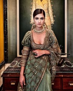 Saree Styling, Jj Valaya, Saree Drape, Saree Draping Styles, 2019 Couture, Blouse Back Neck Designs, Sari Blouse Designs, Designer Saree Blouse Patterns