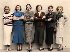 The "Paramount Proteges" of 1935. From left : Gertrude Michael (1911-1964), Wendy Barrie (1912-1978), Gail Patrick (1911-1980), Ann Sheridan (1915-1967), Katherine DeMille (1911-1995) and Grace Bradley (1913-2010) Grace Bradley, Gotham Memoirs, Gail Patrick, 1930s Outfits, Ann Sheridan, Blithe Spirit, Fashion 30s