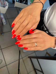 Round Nail Inspo Summer, Red Summer Almond Nails, Red Nails Ideas Summer, Nail Color Inspo Summer, Red Orange Nails Acrylic, Bright Red Nails Summer, Watermelon Red Nails, Summer Red Nails 2024