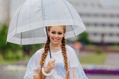 Does your hair get frizzy on hot, humid, rainy days? Mine too! Check out these super cute and easy hairstyles for short, medium-length, and long hair! Dutch French Braid, Cute And Easy Hairstyles, Day Hairstyles, Avocado Hair Mask, Tight Braids, Vacation Hairstyles, Hair Help, Bandana Hairstyles