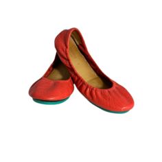 Poppy-Colored Size 9 Tieks In Excellent Condition. Leather Ballet Flats, Flat Color, Flat Shoes Women, Ballet Flats, Loafer Flats, Loafers, Ballet, Women Shoes, Red