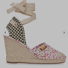 Nwt Fendi Espadrilles Pink Black Size 37 New With Recipe Low Wedge Espadrilles, Fendi Pink, Denim Espadrilles, Striped Espadrilles, Fendi Vintage, Vintage Fendi, Sandal Platform, Peep Toe Shoes, Leather Espadrilles