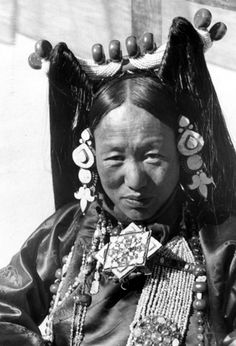 The Minister's wife. | Lhasa, ca. 1938/9 | ©Ernst Schäfer, Hair Earrings, Folk Dress, Asian Inspiration, Global Dress, Tibetan Jewelry, Lhasa, Tibetan Buddhist, Folk Costume