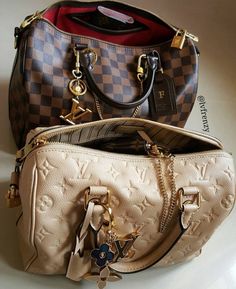 Pretty Tote Bags, What In My Bag, Cute Handbags, Handbag Heaven, Lv Handbags, Big Bags, Cute Bags