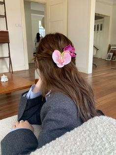 Orchid Hair, Butterfly Orchid, Clip Hairstyles, روتين العناية بالبشرة, Acetic Acid, Flower Hair Pin, Girls Sweet, Purple Butterfly, Floral Hair