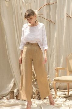 Linen Palazzo Pants - Wide Legs Linen Pants in Ivory This pants design has Back Elastic Waist to make it more comfortable to wear. This item is HANDMADE and MADE TO ORDER Material: Linen, Cotton Weight: Medium --------------------------------------- * All garments have been pre-washed to avoid shrinkage * We accept Custom Order Request. If you want to make your own designs or customize or change details of our designs or make the garment(s) based on your own measurements,... please let us know. Linen Pant And Top Set, Styling Wide Leg Linen Pants, Loose Linen Pants Outfit, Blouse With Wide Leg Pants, Linen Set Women, Wide Leg Linen Pants Outfit, Linen Pants Set, Linen Set Outfit, Palazzo Pants Summer