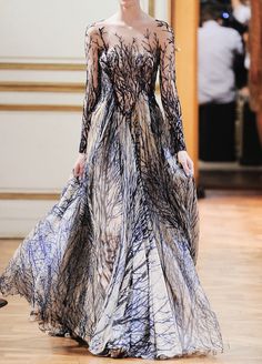 rainwasheseverythingaway:  pixieorsomething:  oh my god wow  Oh. My. Asjlerfanqlfnekqkdnf Zuhair Murad Haute Couture, Collection Couture, Moda Paris, Zuhair Murad, Gorgeous Gowns, Fantasy Fashion, Yohji Yamamoto, Mode Inspiration, Couture Collection