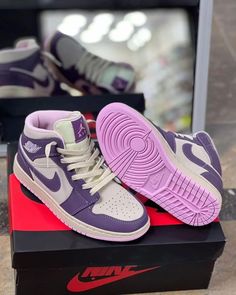 Fly Fits, Purple Vibe, Trendy Shoes Sneakers, Nike Fashion Shoes, Jordan Shoes Retro, Fresh Shoes, Hype Shoes