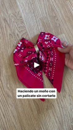 Easy Hair Bows, Bandana Crafts, Baby Shoes Diy, Cheerleading Bows, Bandana Bow, Halloween Hair Bows, Hair Bow Tutorial, Best Bow, Bow Tutorial